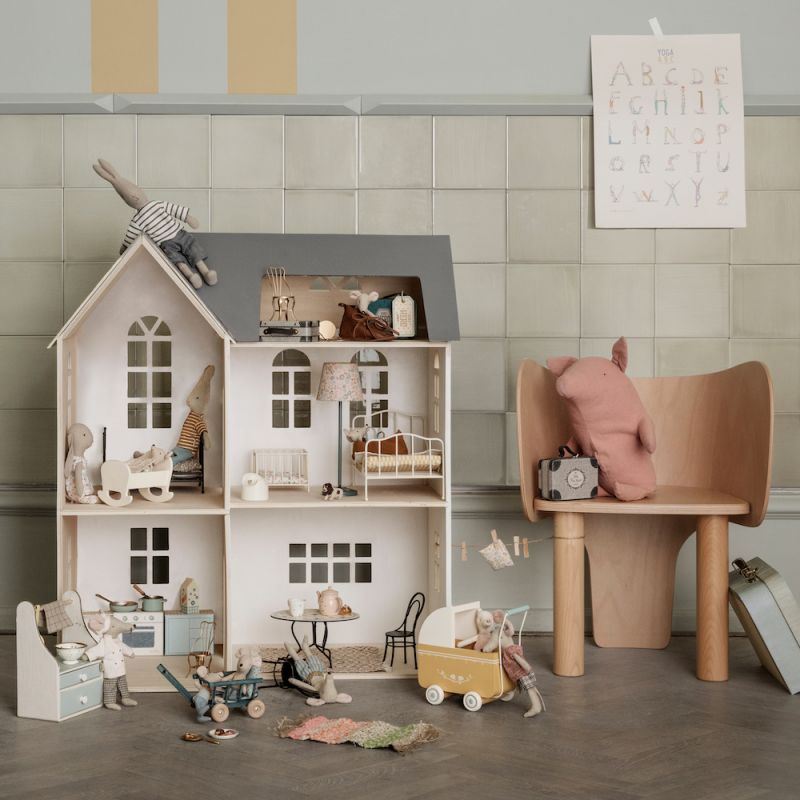 Lit Simple Un fait main en bois classique de Poupée Lit maison de poupées miniature NEUF 